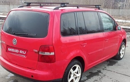 Volkswagen Touran III, 2004 год, 360 000 рублей, 3 фотография