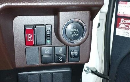 Toyota Roomy I, 2018 год, 950 000 рублей, 12 фотография