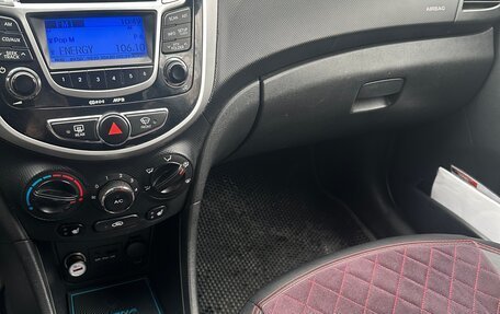 Hyundai Solaris II рестайлинг, 2011 год, 680 000 рублей, 13 фотография