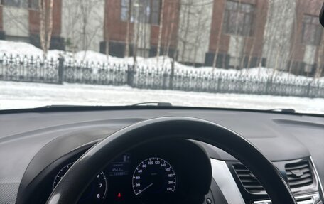 Hyundai Solaris II рестайлинг, 2011 год, 680 000 рублей, 14 фотография