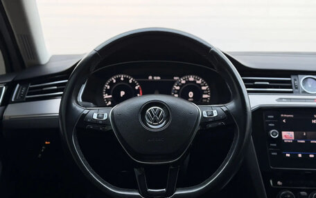 Volkswagen Passat B8 рестайлинг, 2019 год, 2 600 000 рублей, 16 фотография