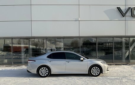 Toyota Camry, 2020 год, 2 970 000 рублей, 4 фотография