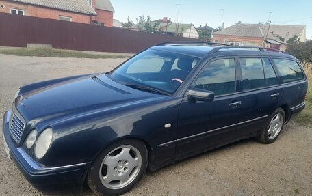 Mercedes-Benz E-Класс, 1997 год, 450 000 рублей, 3 фотография