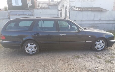 Mercedes-Benz E-Класс, 1997 год, 450 000 рублей, 5 фотография