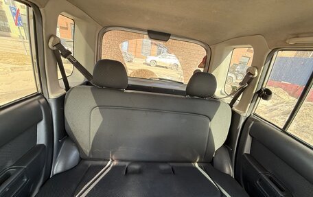 Toyota bB I рестайлинг, 2002 год, 380 000 рублей, 8 фотография