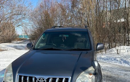 Toyota Land Cruiser Prado 120 рестайлинг, 2005 год, 2 500 000 рублей, 13 фотография