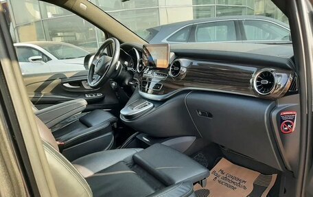 Mercedes-Benz V-Класс, 2022 год, 7 150 000 рублей, 14 фотография