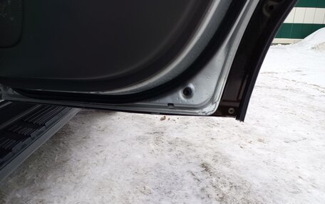 Toyota Land Cruiser Prado 120 рестайлинг, 2003 год, 1 800 000 рублей, 12 фотография