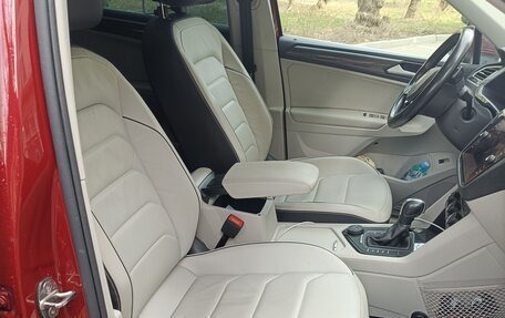 Volkswagen Tiguan II, 2020 год, 3 000 000 рублей, 13 фотография