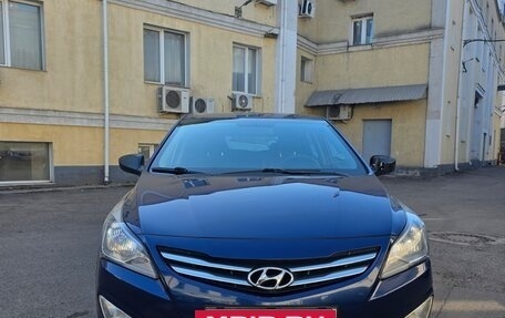 Hyundai Solaris II рестайлинг, 2015 год, 1 050 000 рублей, 4 фотография