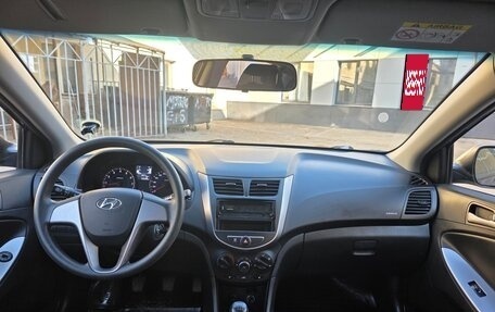 Hyundai Solaris II рестайлинг, 2015 год, 1 050 000 рублей, 10 фотография