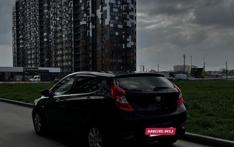 Hyundai Solaris II рестайлинг, 2011 год, 700 000 рублей, 4 фотография