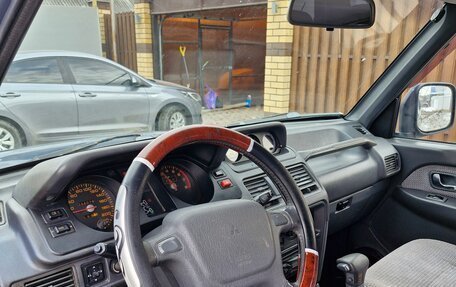 Mitsubishi Pajero III рестайлинг, 1995 год, 820 000 рублей, 17 фотография