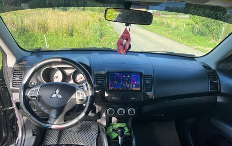 Mitsubishi Outlander III рестайлинг 3, 2008 год, 830 000 рублей, 7 фотография