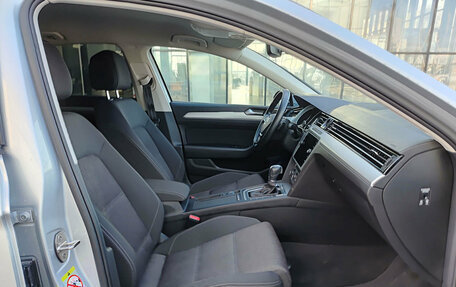 Volkswagen Passat B8 рестайлинг, 2019 год, 2 499 000 рублей, 13 фотография