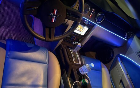 Ford Mustang VI рестайлинг, 2006 год, 2 650 000 рублей, 4 фотография