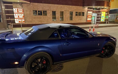 Ford Mustang VI рестайлинг, 2006 год, 2 650 000 рублей, 3 фотография