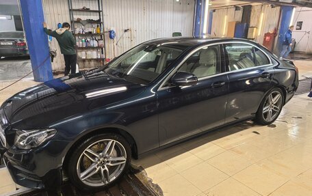 Mercedes-Benz E-Класс, 2017 год, 4 100 000 рублей, 3 фотография