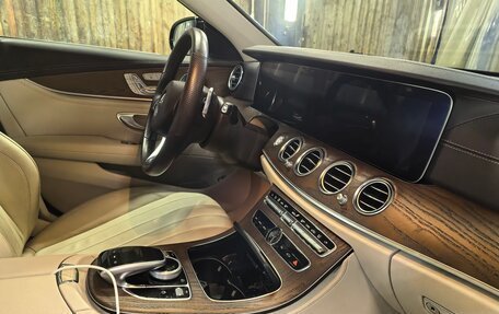 Mercedes-Benz E-Класс, 2017 год, 4 100 000 рублей, 8 фотография