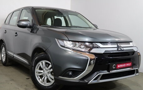 Mitsubishi Outlander III рестайлинг 3, 2020 год, 2 399 000 рублей, 1 фотография