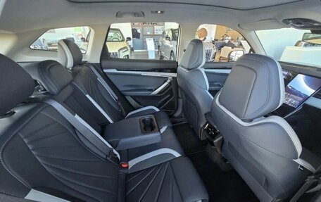 Geely Atlas, 2025 год, 4 080 990 рублей, 19 фотография