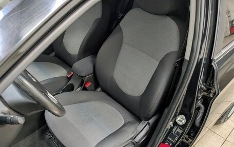 Hyundai Solaris II рестайлинг, 2013 год, 900 000 рублей, 11 фотография