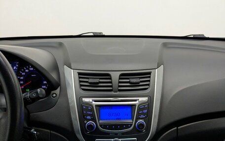 Hyundai Solaris II рестайлинг, 2013 год, 900 000 рублей, 19 фотография