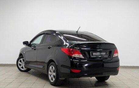 Hyundai Solaris II рестайлинг, 2013 год, 900 000 рублей, 22 фотография