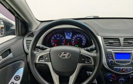 Hyundai Solaris II рестайлинг, 2013 год, 900 000 рублей, 20 фотография