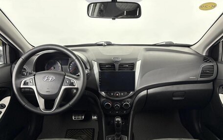 Hyundai Solaris II рестайлинг, 2015 год, 1 130 000 рублей, 14 фотография