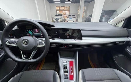 Volkswagen Golf VIII, 2022 год, 1 720 000 рублей, 7 фотография