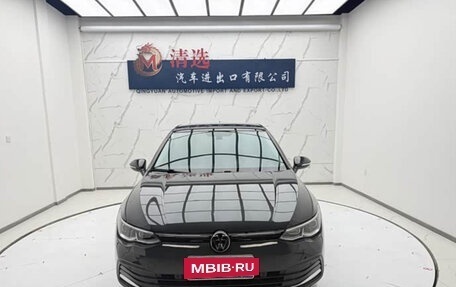 Volkswagen Golf VIII, 2022 год, 1 720 000 рублей, 2 фотография