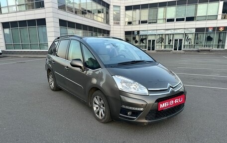 Citroen C4 Picasso II рестайлинг, 2011 год, 595 000 рублей, 2 фотография
