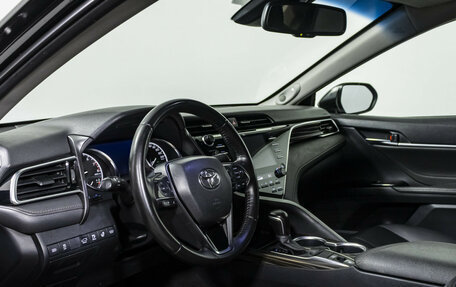 Toyota Camry, 2020 год, 3 249 000 рублей, 10 фотография