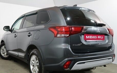 Mitsubishi Outlander III рестайлинг 3, 2019 год, 1 919 000 рублей, 6 фотография