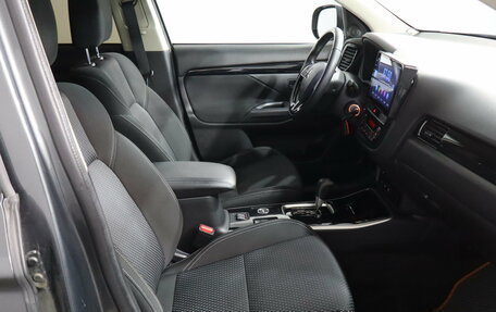 Mitsubishi Outlander III рестайлинг 3, 2019 год, 1 919 000 рублей, 11 фотография