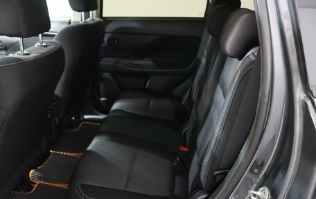 Mitsubishi Outlander III рестайлинг 3, 2019 год, 1 919 000 рублей, 12 фотография