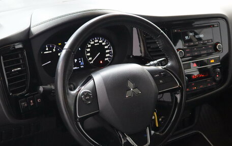 Mitsubishi Outlander III рестайлинг 3, 2020 год, 2 399 000 рублей, 9 фотография