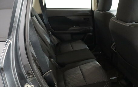 Mitsubishi Outlander III рестайлинг 3, 2020 год, 2 399 000 рублей, 13 фотография