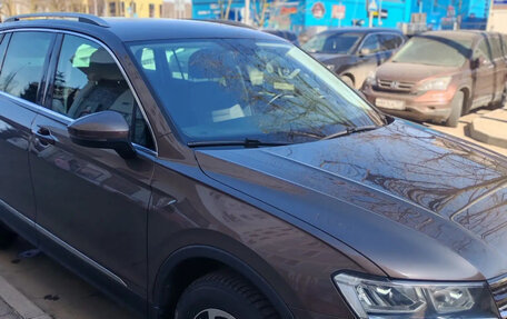 Volkswagen Tiguan II, 2018 год, 2 680 000 рублей, 4 фотография