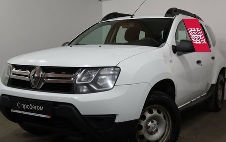 Renault Duster I рестайлинг, 2017 год, 919 000 рублей, 3 фотография