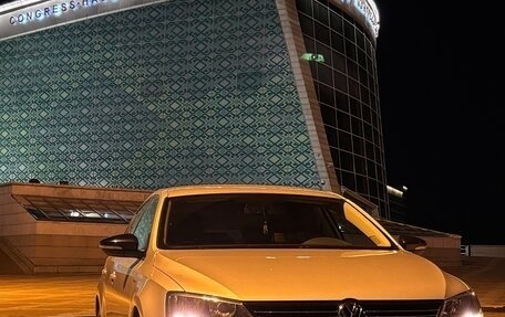 Volkswagen Jetta VI, 2013 год, 1 150 000 рублей, 1 фотография