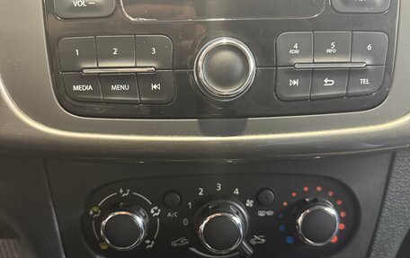 Renault Logan II, 2019 год, 890 000 рублей, 9 фотография