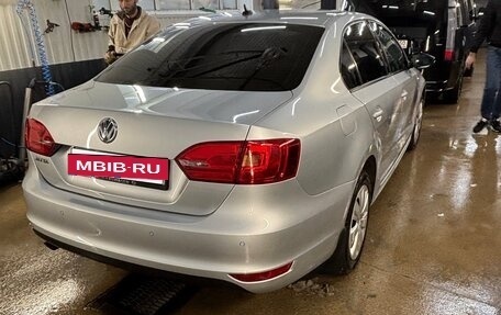 Volkswagen Jetta VI, 2013 год, 1 150 000 рублей, 4 фотография