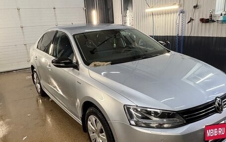 Volkswagen Jetta VI, 2013 год, 1 150 000 рублей, 2 фотография