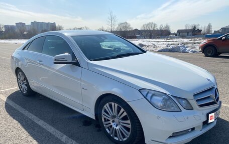 Mercedes-Benz E-Класс, 2011 год, 1 050 000 рублей, 4 фотография