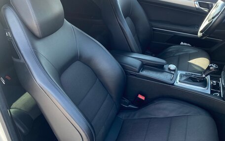 Mercedes-Benz E-Класс, 2011 год, 1 050 000 рублей, 13 фотография