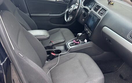 Volkswagen Jetta VI, 2013 год, 1 049 000 рублей, 6 фотография