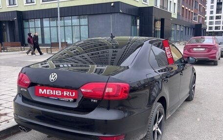 Volkswagen Jetta VI, 2013 год, 1 049 000 рублей, 4 фотография