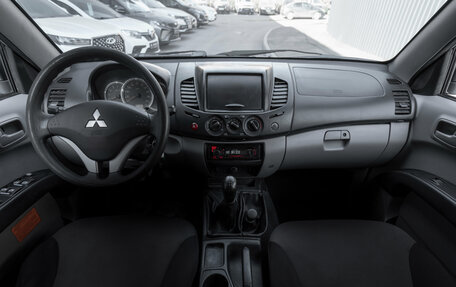 Mitsubishi L200 IV рестайлинг, 2011 год, 1 145 000 рублей, 8 фотография